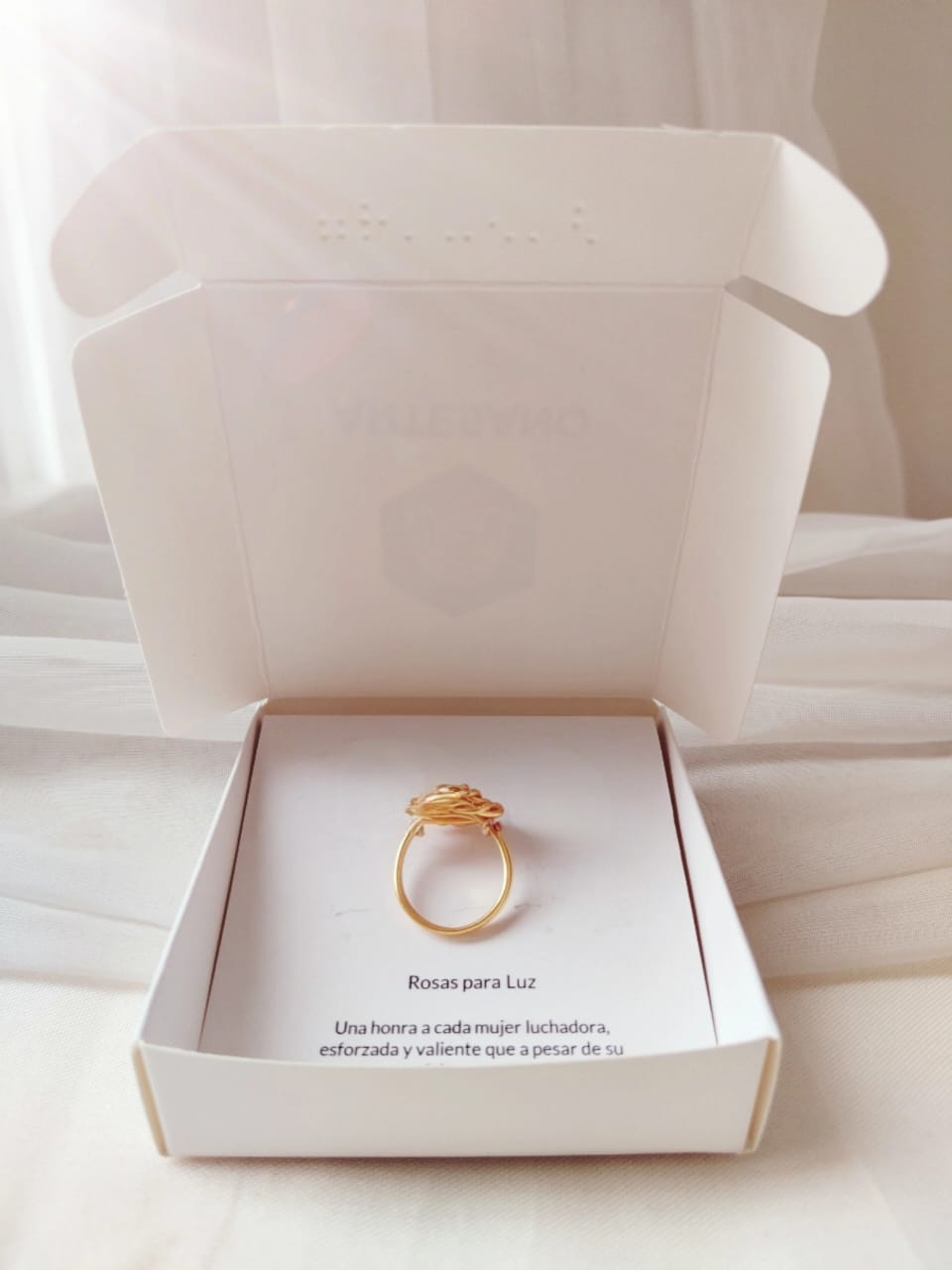 Anillo rosas para Luz