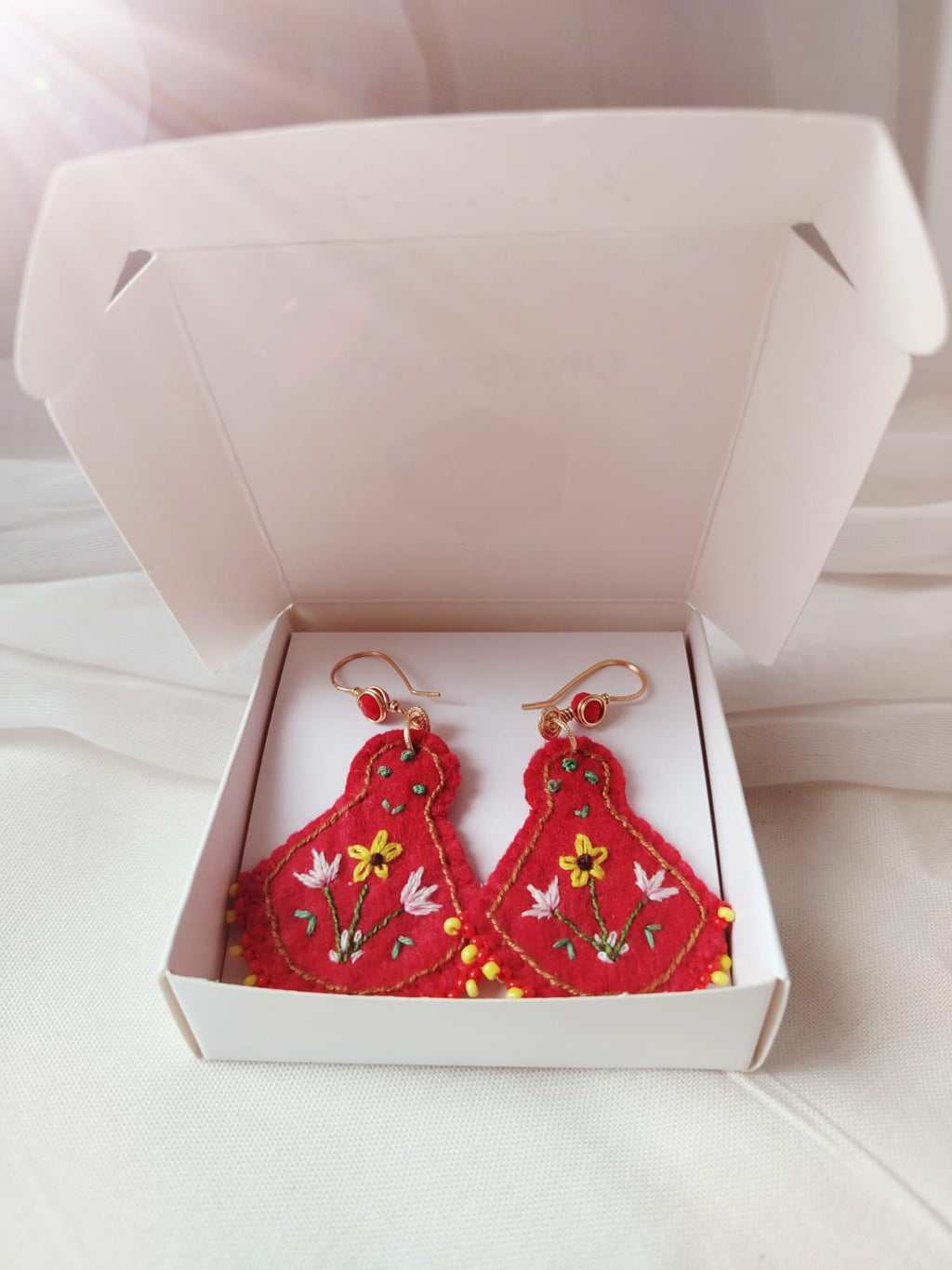 Aretes bordados a mano | Jardín del Edén